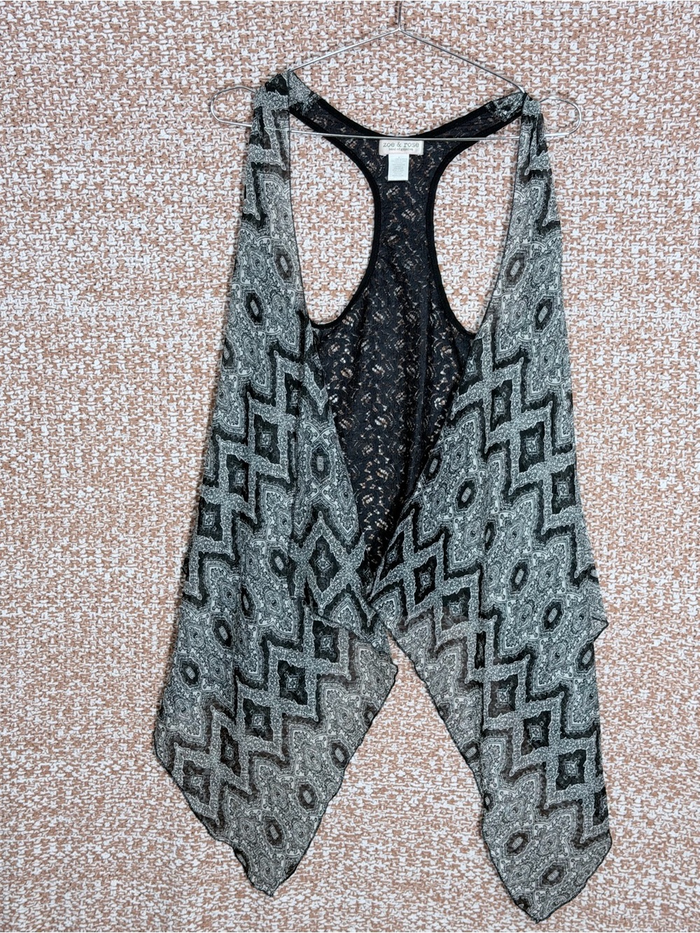 Zoe & Rose Band of Gypsies | Black White Geometric Open Lace Back Vest | size M